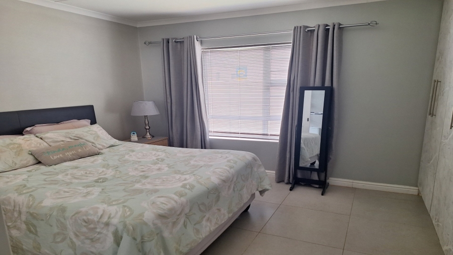 3 Bedroom Property for Sale in Overbaakens Eastern Cape